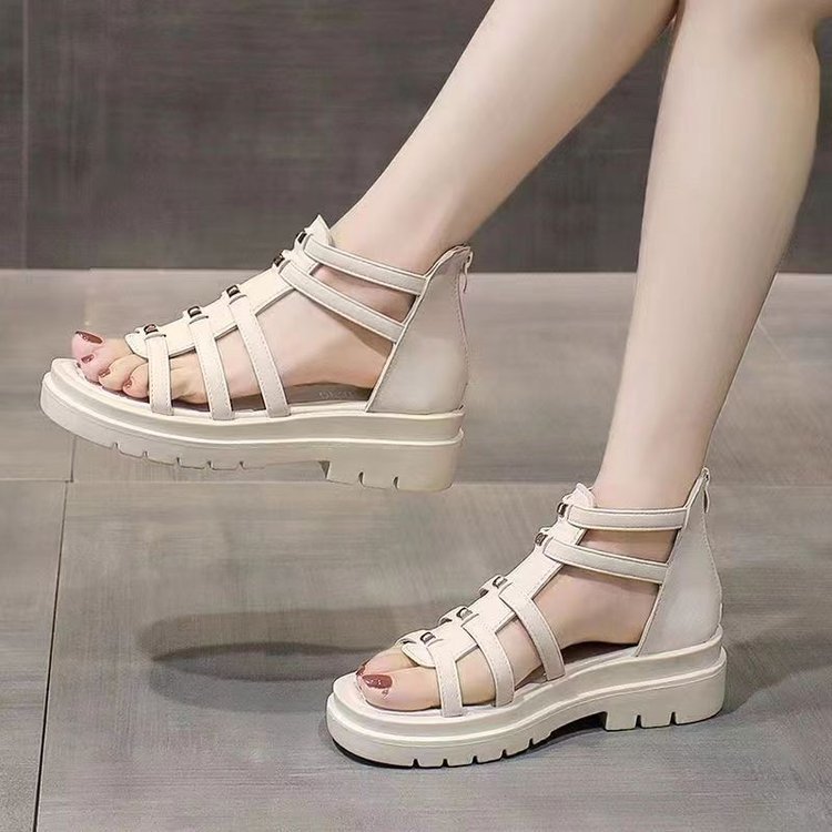 Sandalias romanas para mujeres verano 2026 nuevo estilo de hadas estilo de tacones suaves sandalias de playa casuales
