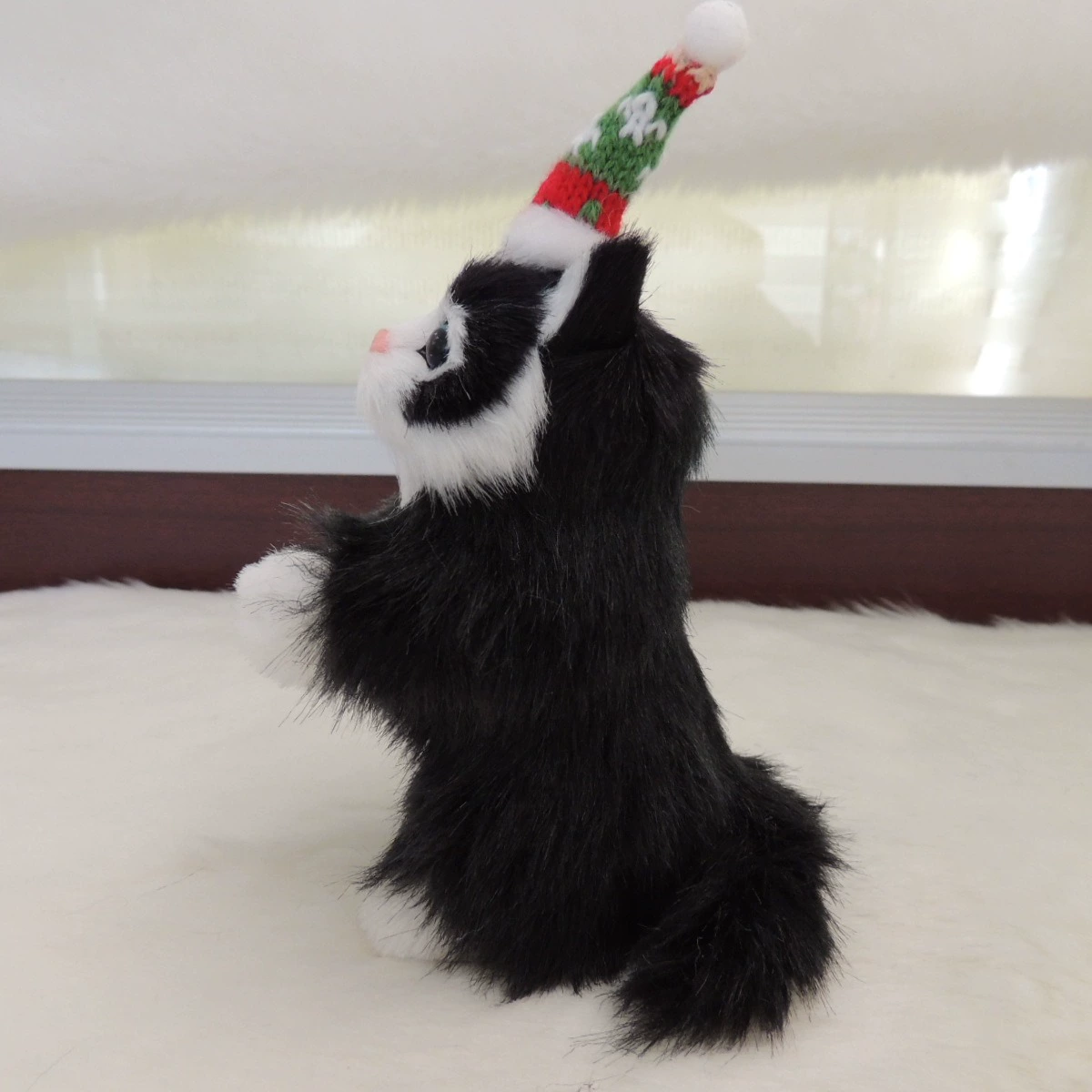 Плюшевая реалистичная модель животного, кот