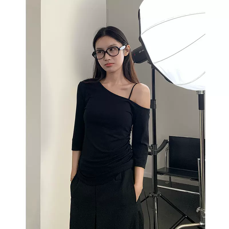 楠涛竹纤维斜肩中袖T恤女2025夏季修身显瘦遮肉设计感辣妹上衣