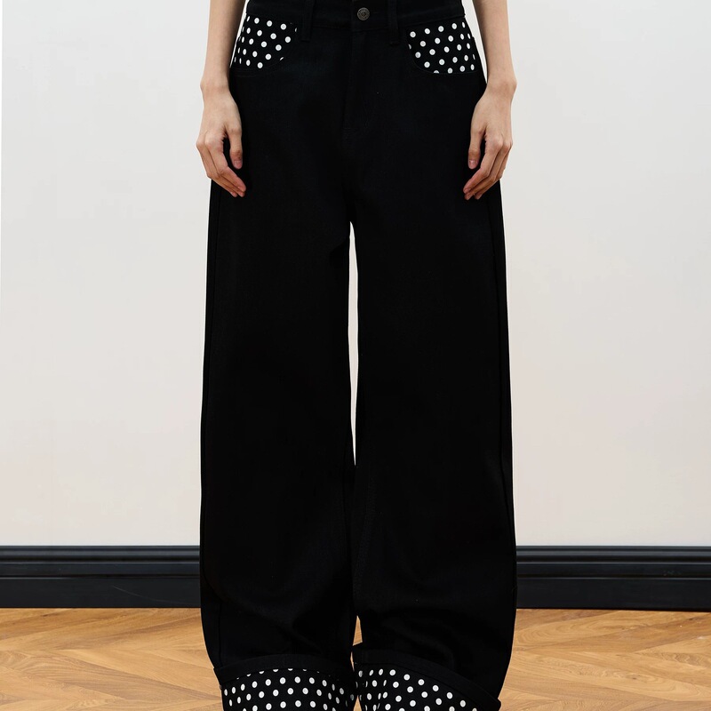 American retro black jeans for women, 2026 autumn new style, cuffed hem with polka dot design, stylish straight-leg pants