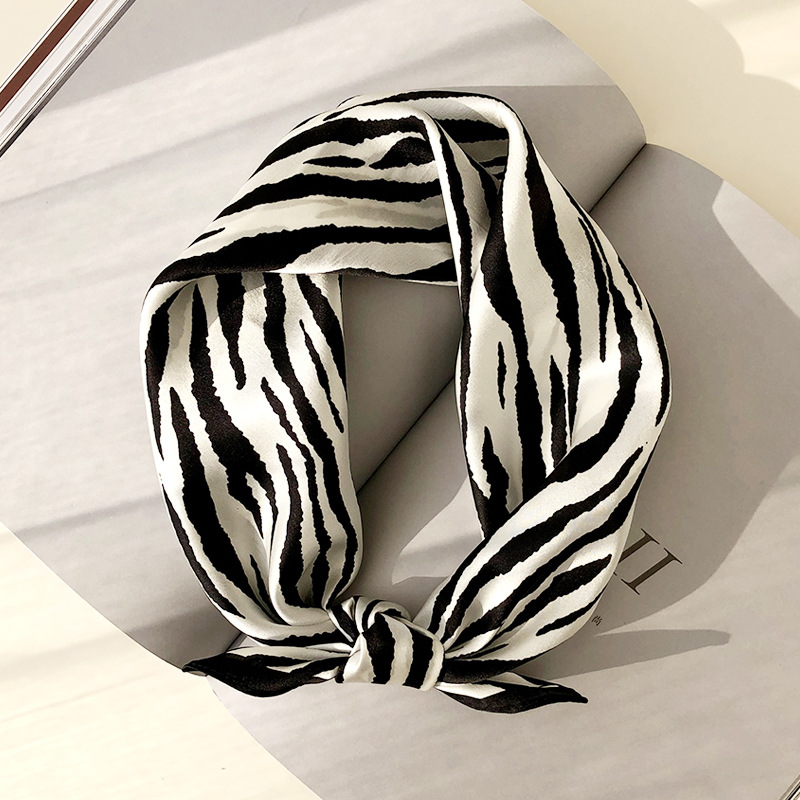 Women's Elegant Zebra Silk Printing Silk Scarf display picture 2