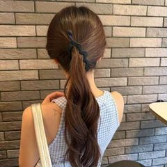 パーソナライズされた波状縦クリップポニーテールヘアクリップシンプルなツイストクリップバナナクリップ大型ヘアピン頭飾り女の子の頭飾り