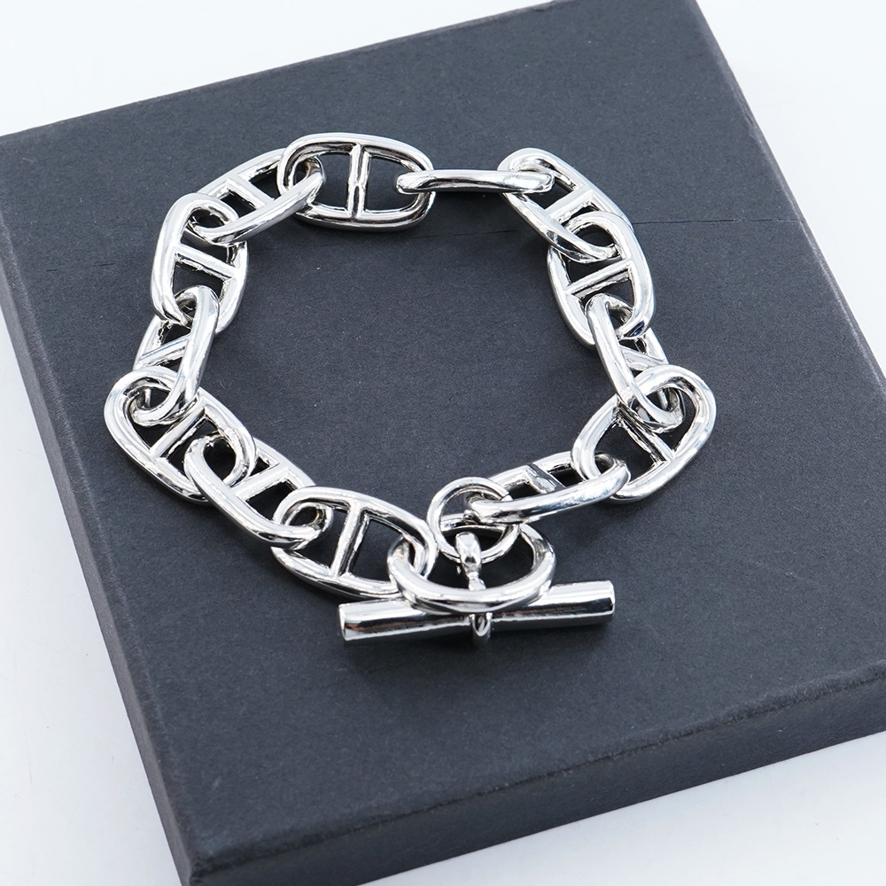 Pulsera de aleación con diseño de nariz de cerdo, estilo retro, resistente, con cierre OT, pulsera hip-hop, accesorio de mano personalizado para hombre, de moda, estilo celebridad de internet. image 9