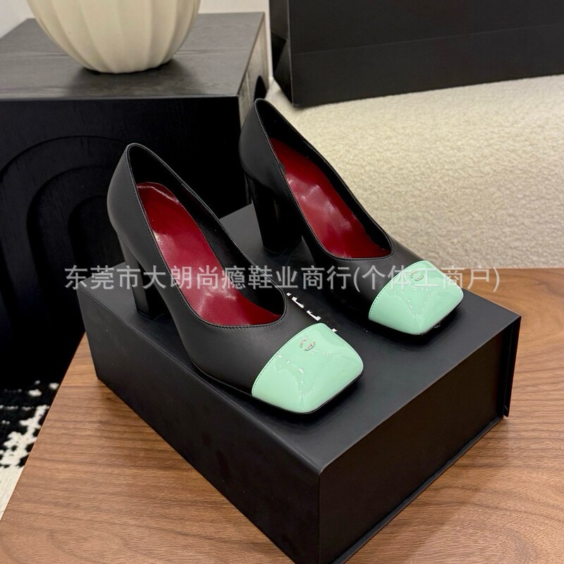 High-End 2026 Spring-Summer New Style Color-Block Patent Leather Square-Toe Shallow Single Shoes for Women with Chunky Heels, Fashionable Mary Jane Shoes from Dongguan