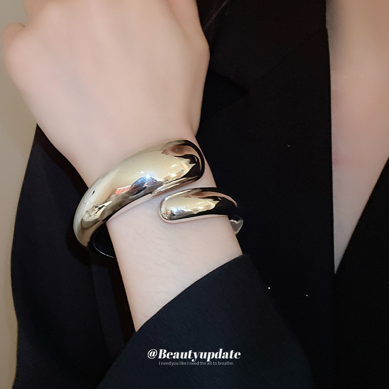 Pulsera de apertura acrílica cruzada ovalada pulsera de diseño transfronterizo europeo y americano moda exagerada joyería atmosférica al por mayor