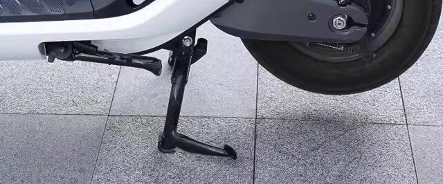 Electric Vehicle Sun Protection Seat Cushion, Summer Heat Insulation and Anti-Scalding Battery Seat Cover, Waterproof Universal Motorcycle Heat Insulation Cushion