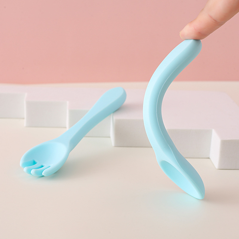 Juego de vajilla de silicona para bebés, vajilla de alimentación para bebés recién nacidos, plato de comedor de rejilla dividida de silicona, babero de tazón de alimentos al por mayor