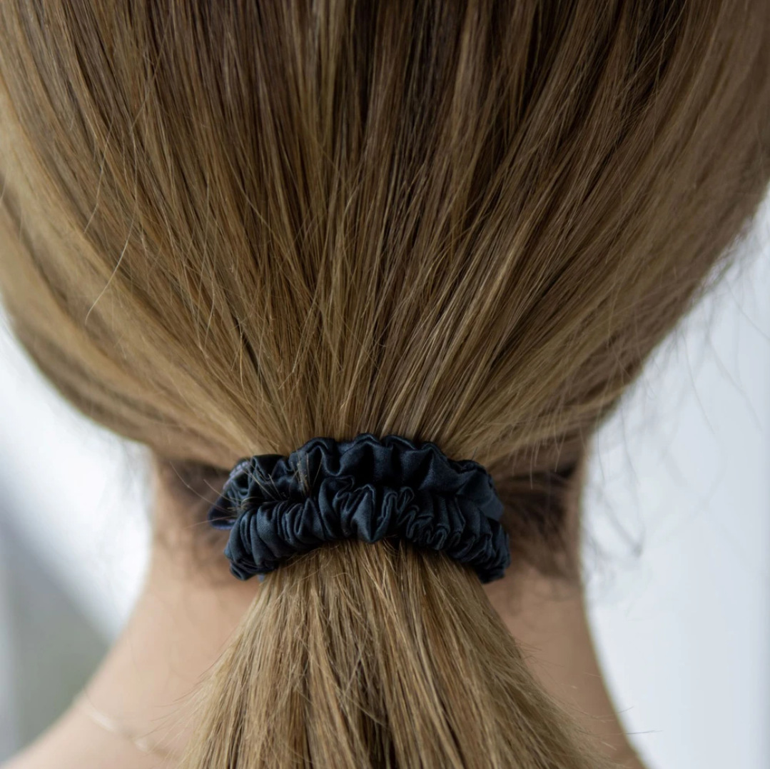 Fashion Waves Silk Handmade Pleated Hair Tie display picture 3