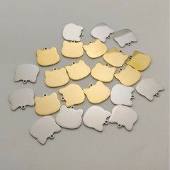 ステンレスのペットはレーザーで文字を刻むことができます。