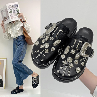 2025 Thick-Soled Flat Shoes with Closed Toe and Half-Slip Design for Women, New British Retro Style with Thick Soles, Studded Straps, Flat-Soled Mules