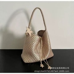 ガンガン感トートハンドバッグ織り模様バッグ女性用大型バッグシャンパンカラー銀色シングルショルダーバケットバッグトレンド人気商品