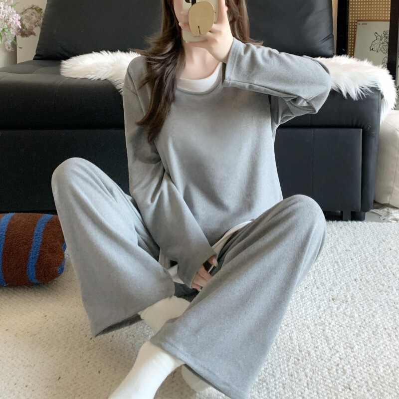 New Autumn and Winter Warm Cashmere Pajamas for Women with Chest Pads, Long Sleeves, Simple and Wearable, Elegant Gray Home Clothes Two-Piece Set New Autumn and Winter Warm Cashmere Pajamas for Women with Chest Pads, Long Sleeves, Simple and Wearable, Elegant Gray Home Clothes Two-Piece Set