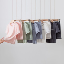 �ļ���ͯ�����ѝĪ����˯��Ůͯ�H�ӼҾӷ����b�д�ͯ���{��