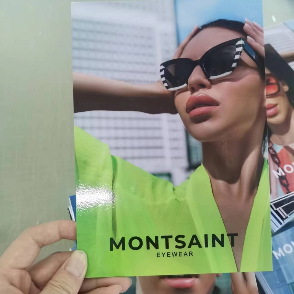 kt板制作PVCA4 a3桌面立牌 蝴蝶支架桌面台卡 立式雪弗板展板