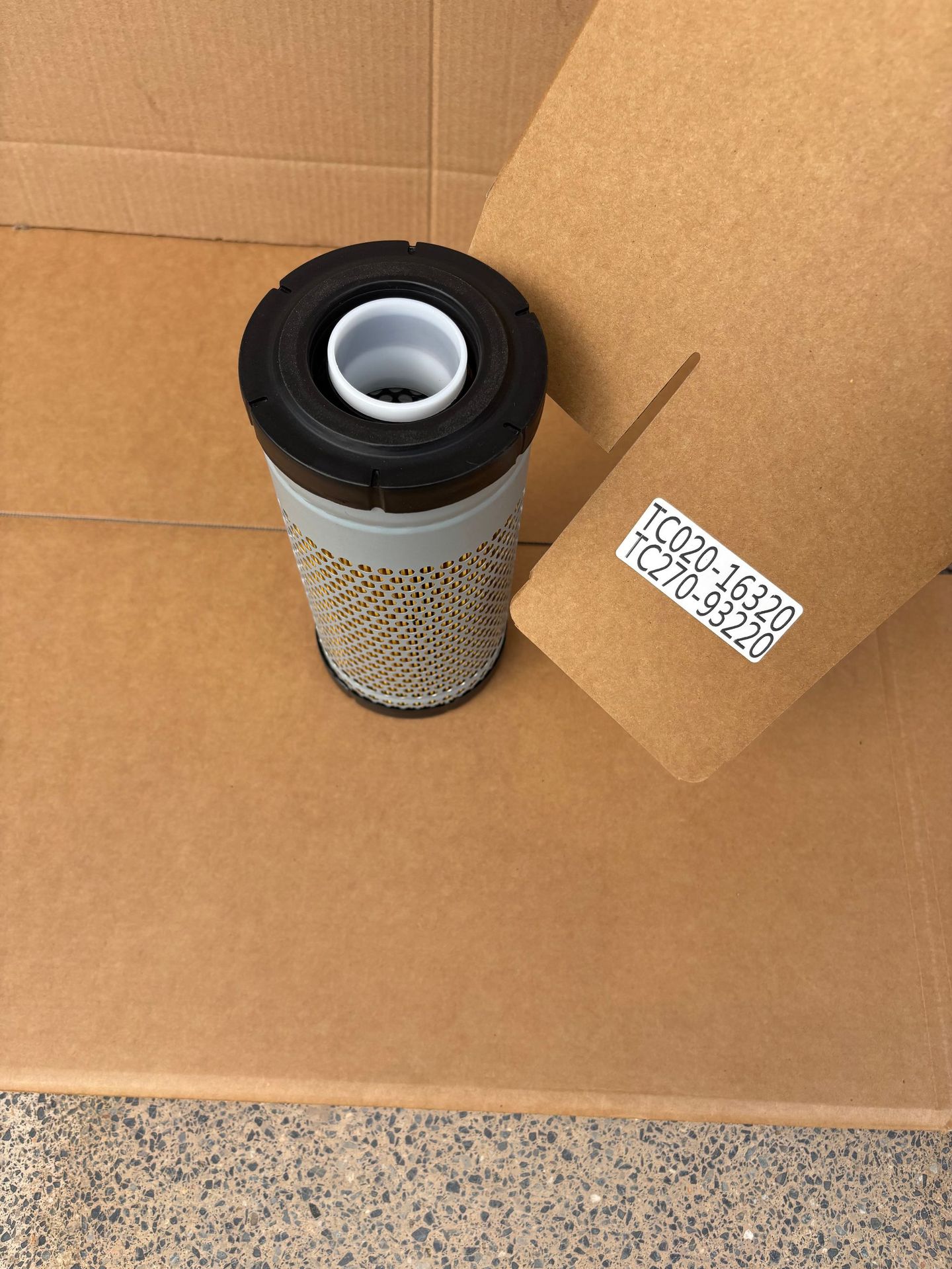 Manufacturer's Ready-Made Air Filter Element Tc020-16320 Tc270-93220