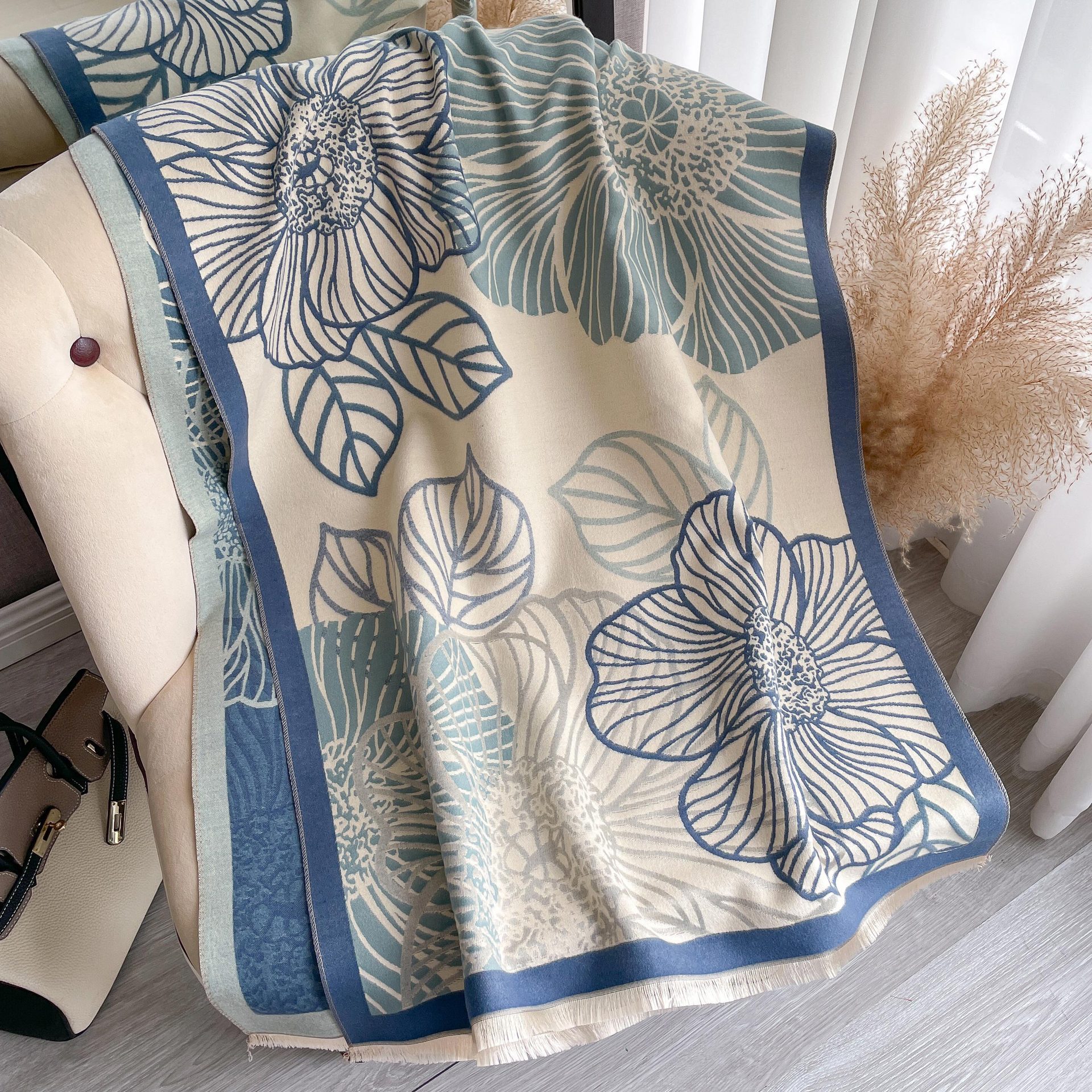 Nuevo otoño e invierno engrosada bufanda caliente vintage color matching hojas floral Cachemira bufanda corta borla chal para mujeres