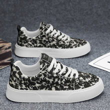 新款潮流休闲增高男鞋男2024春季印花帆布鞋韩版时尚舒适厚底板鞋