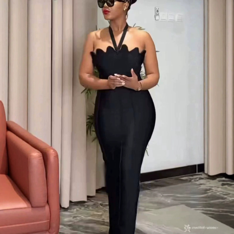 European and American INS cross-border e-commerce new women's clothing: halter-neck party dress, high-street style, sexy and fashionable bandage dress