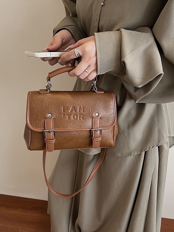 Bolso cuadrado pequeño de moda portátil para mujer 2025 nueva versión coreana de la mochila de moda Bolso bandolera de todo fósforo de nicho de alta gama