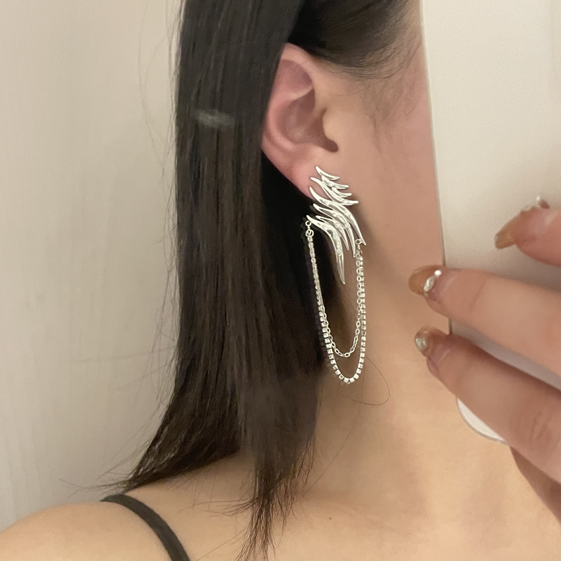 fashion streamlined rhinestone pendant alloy earrings wholesalepicture2