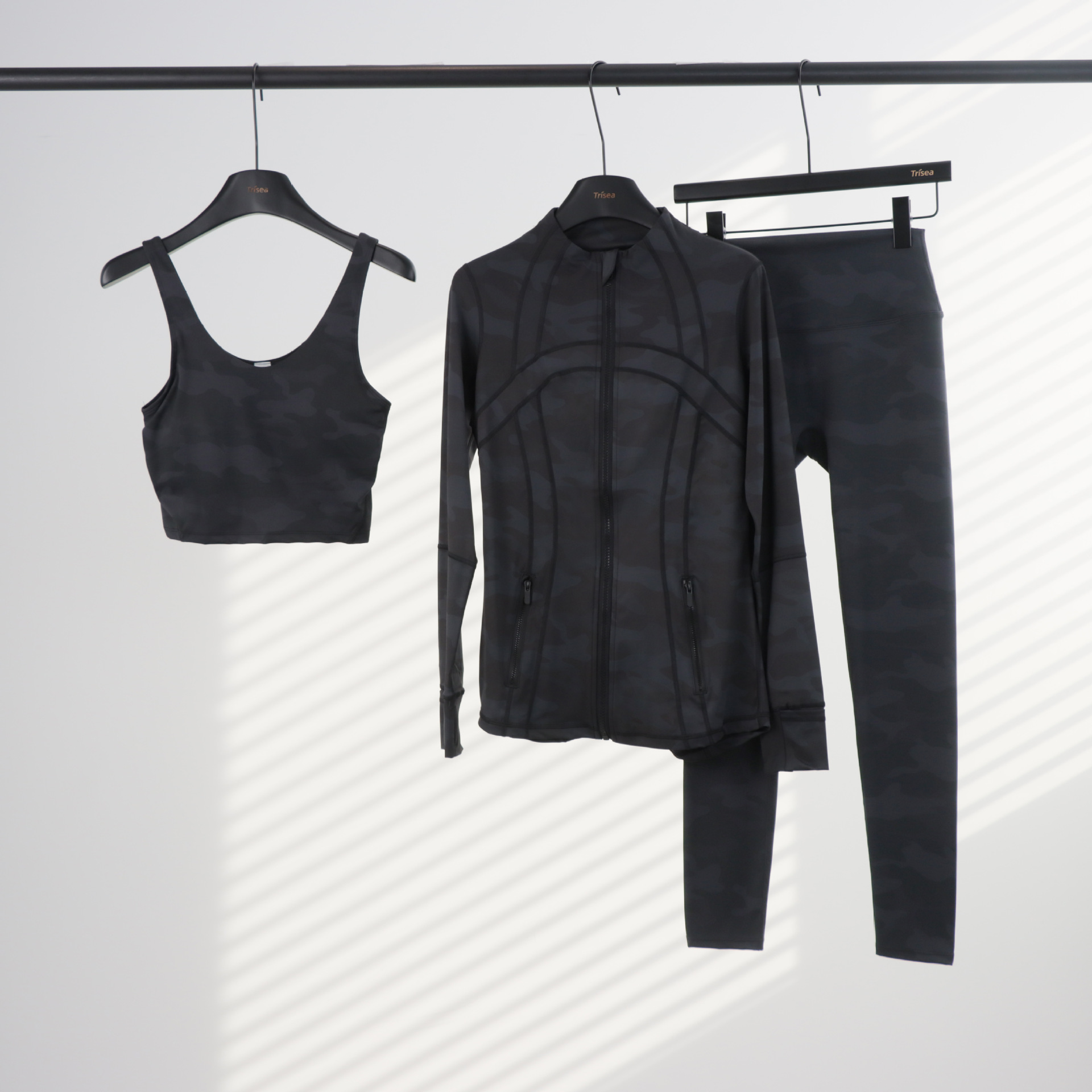 Conjunto de yoga LULU de tres piezas: chaqueta, camiseta sin mangas con cuello en U y leggings de cintura alta para mujer.