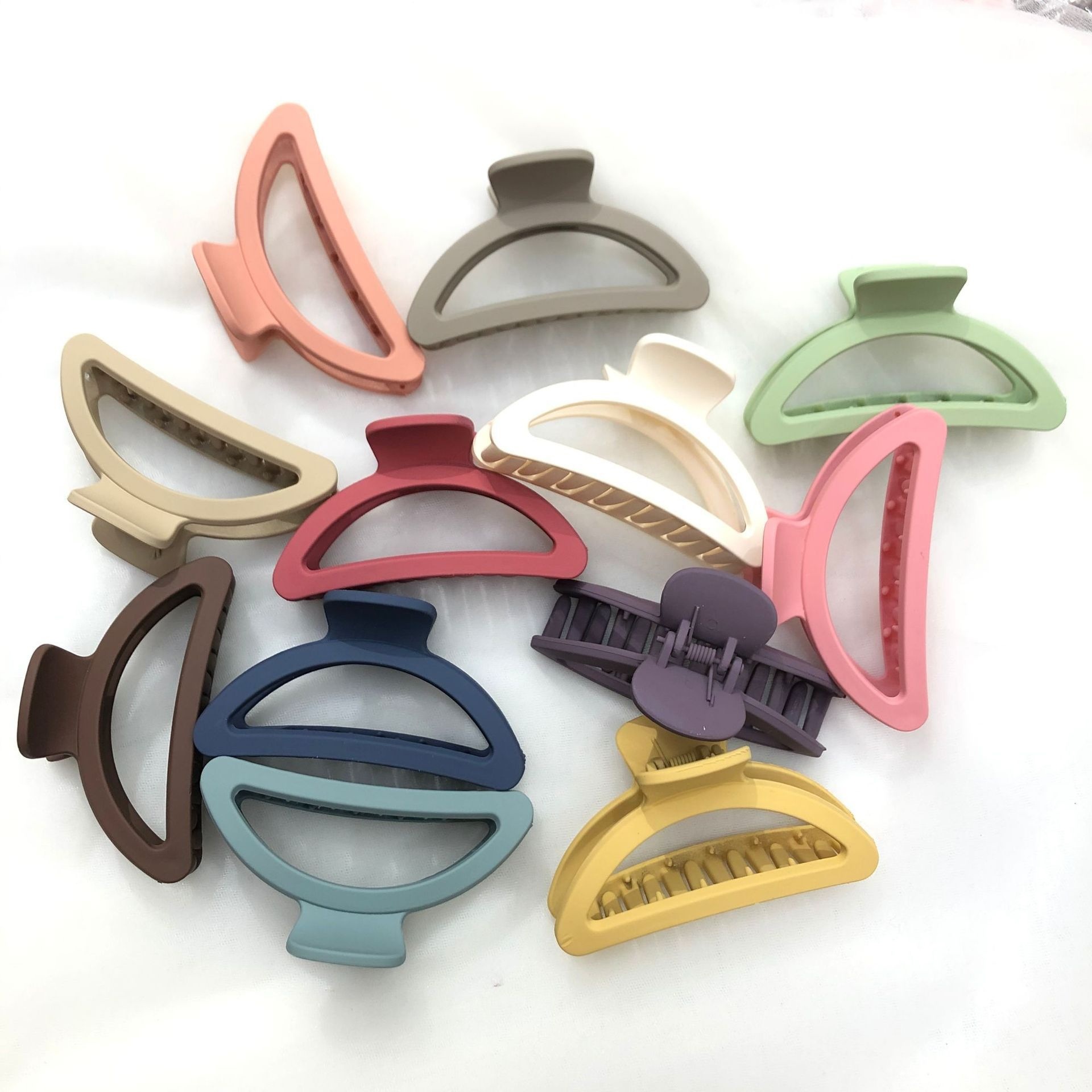 El otoño y el invierno de la pinza de pelo esmerilado retro color caramelo del pelo de nuevo la cabeza del clip de tiburón baño updo simple temperamento del pelo de agarre