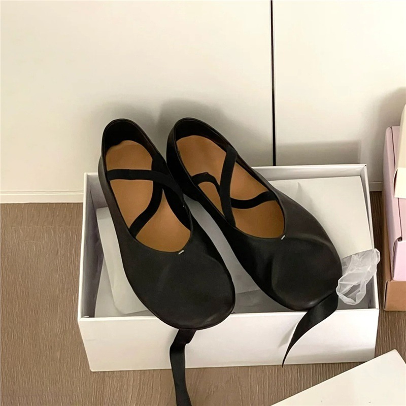 Sheepskin version ~ round head cross with flat ballet shoes retro black single-layer shoes women's shallow mouth Mary Jane small leather shoes
