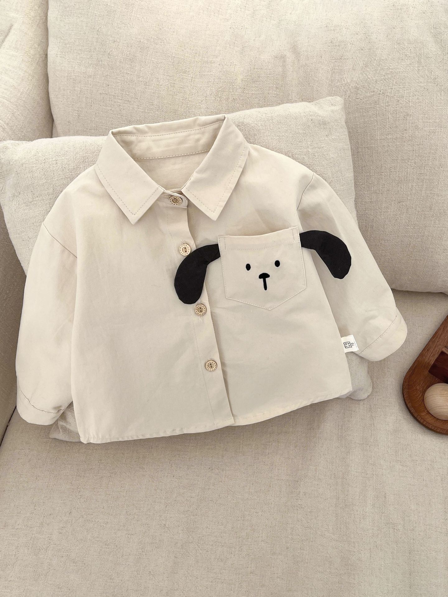 Camisas de algodón para niños primavera y otoño nuevo guapo niño casual dibujos animados perros camisa de solapa de camisa versátil