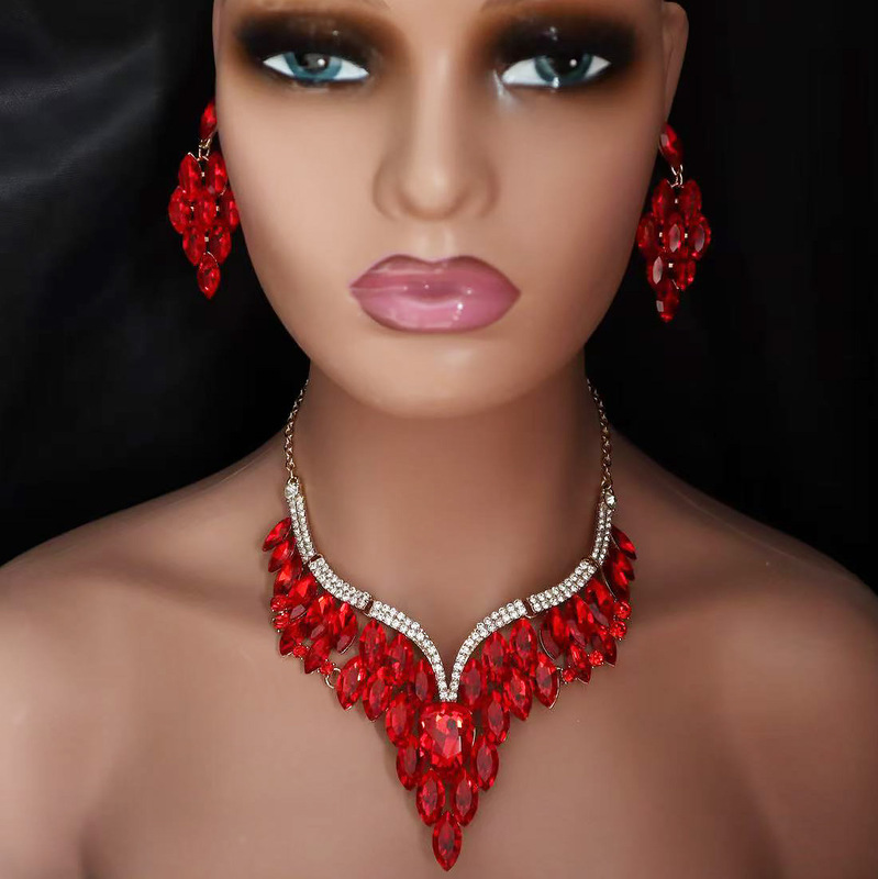 Cross-Border European and American Luxury Green Crystal Exaggerated and Elegant Necklace and Earrings Set for Dress, Banquet, Bride, and Women's Accessories
