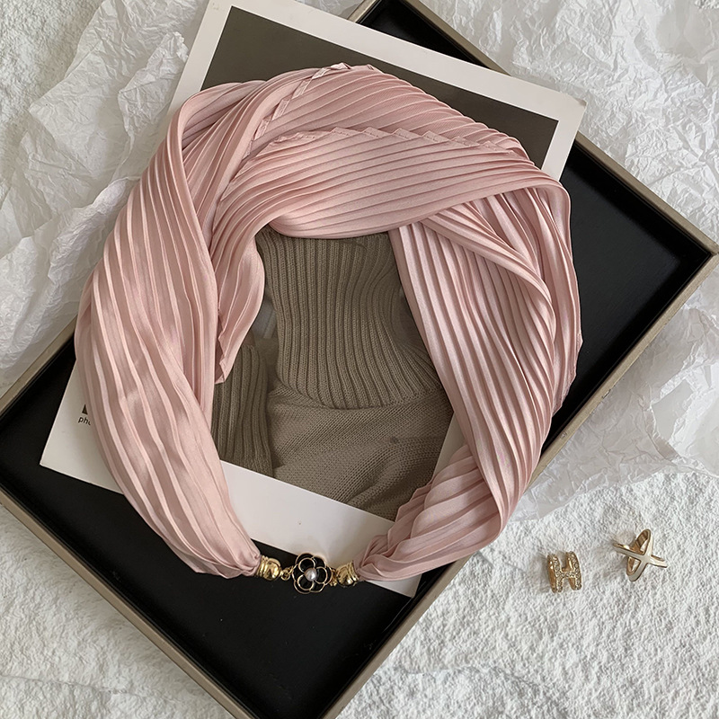 Pañuelo de seda arrugado de seda de imitación magnética con hebilla de rosa de color sólido de verano, protector solar, bufanda decorativa profesional ligera de todo fósforo