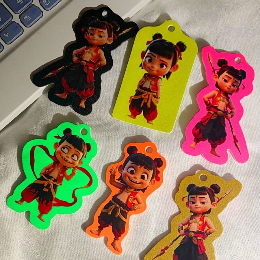 源头厂家PU材质哪吒皮标挂件压印logo商标图案定制周边潮牌