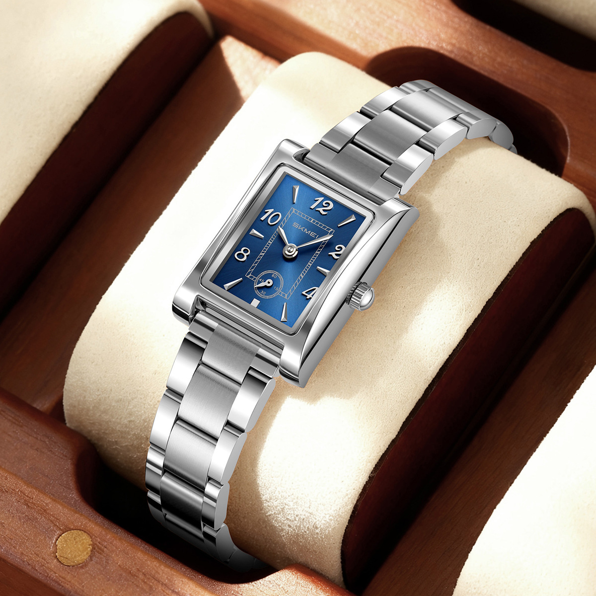Momento de belleza relojes de pulsera retrógrados cuadrados de acero impermeable relojes de cuarzo comercio exterior al por mayor regalos personalizados fábrica de fuente