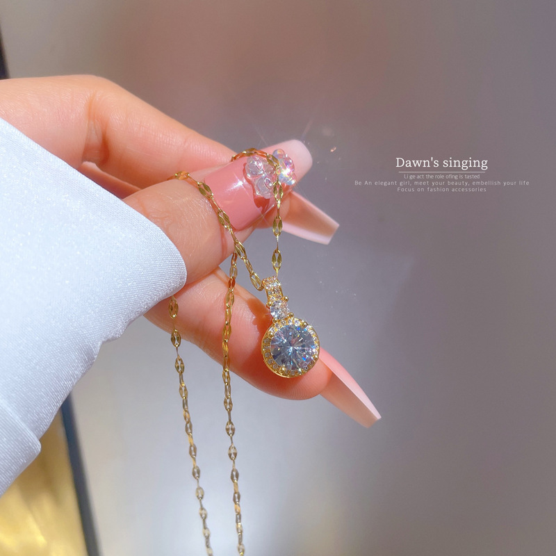 Zirkon-anhängerhalskette Aus Titanstahl Mit Mikrofassung-diamanten_voghion.com