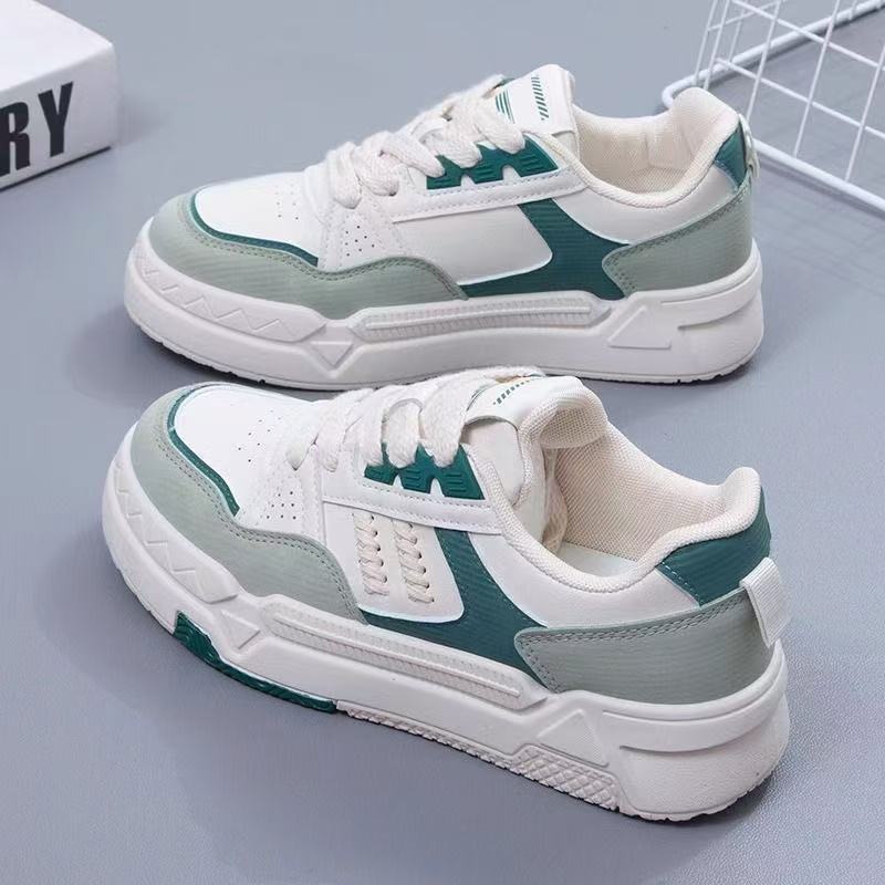 Zapatos de suela gruesa para mujeres primavera 2025 nuevos zapatos de moda de estudiantes zapatos blancos casuales transpirables zapatos deportivos de mujer