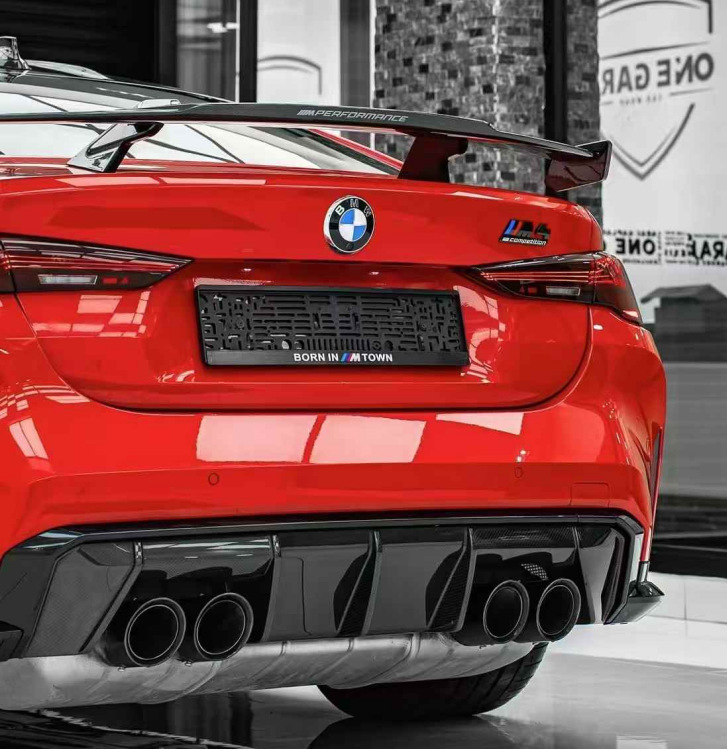 Bmw M3 M4 G80 G82 Modified with Dry Carbon Fiber Mp-Style Small Body Kit, Including Front Lip, Grille, and Rear Wing