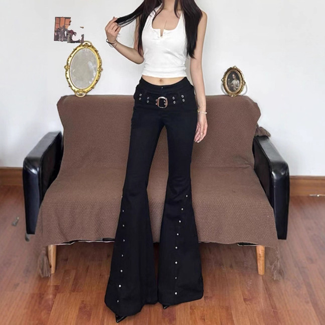 American High Street Design Rivet-Decorated Jeans 2026 Early Autumn New Style Y2K Hot Girl High-Waisted Flared Pants