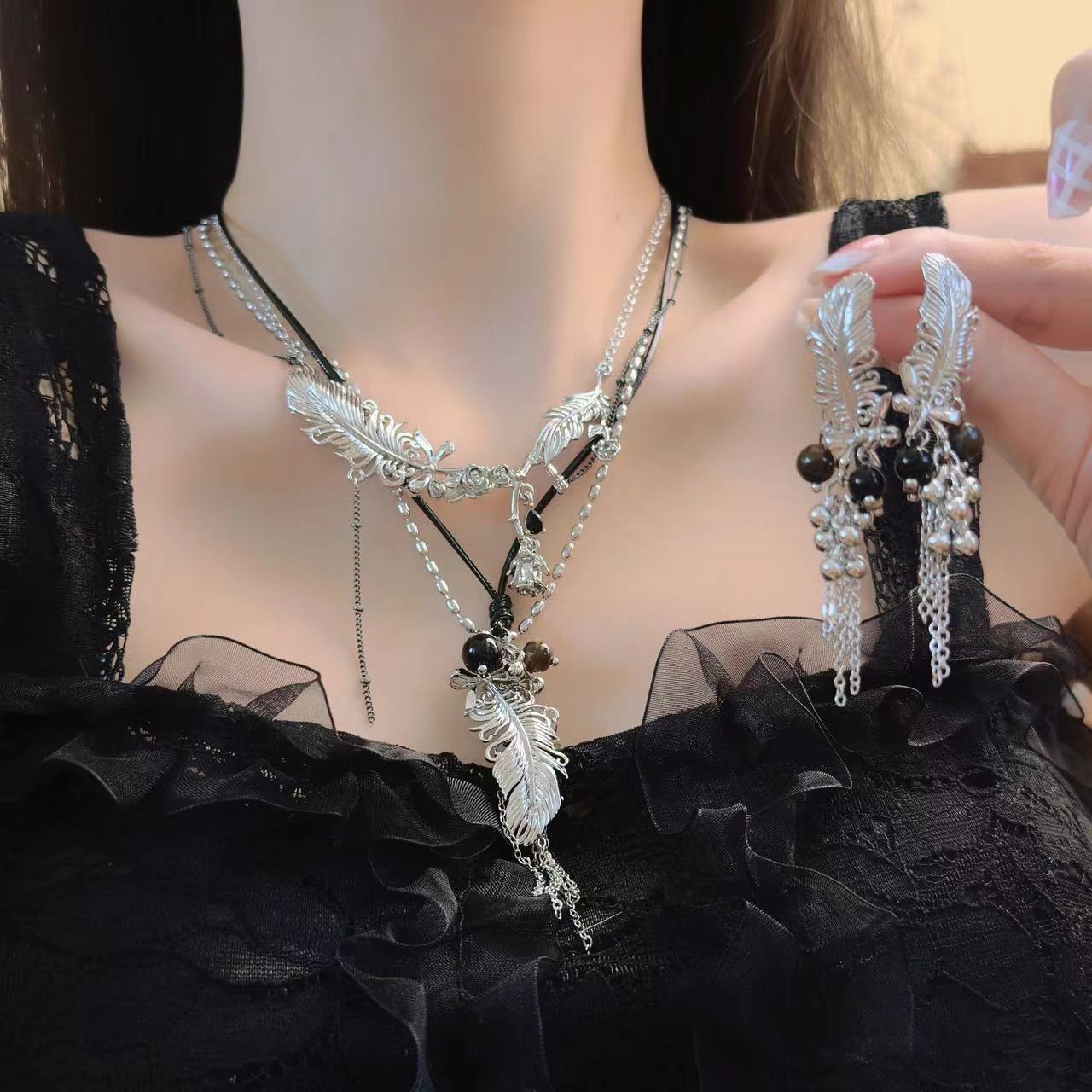 Gongyu Series Dark Hot Girl Feather Bead Necklace for Women, Unique Design, Personality, High-End, Earrings, Lockchain, Trendy