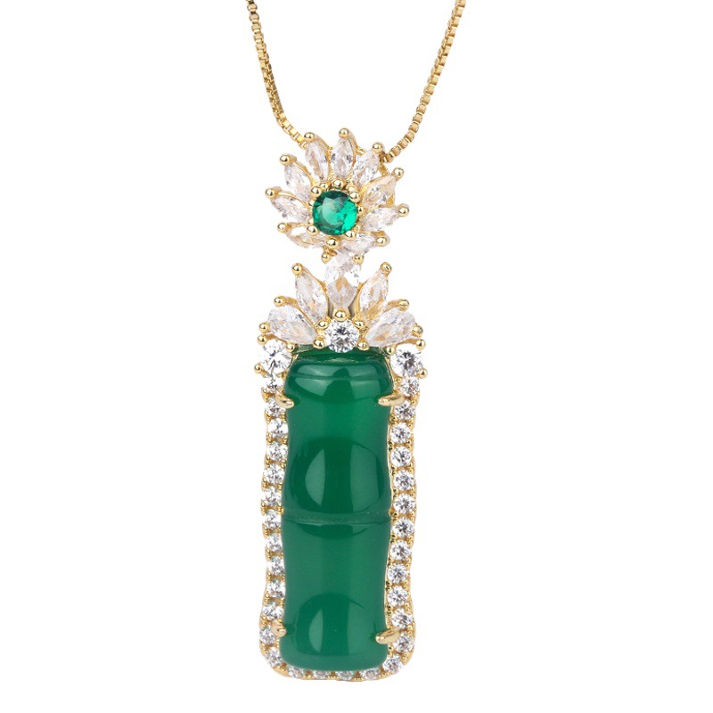 Zhuang Sheng joyería de cobre inferior chapado en oro con incrustaciones de oro verde esmeralda colgante de oro anotación sin importar la marca collar colgante de jade al por mayor