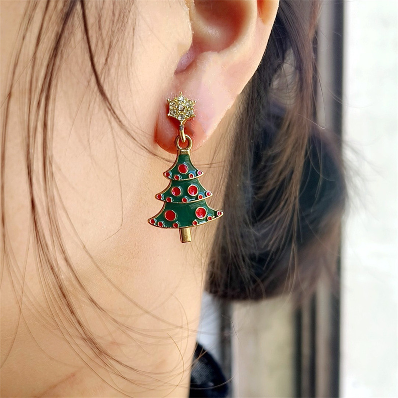 水滴クリスマスツリーのイヤリングの新商品2024の爆発的な雰囲気感クリスマスのピアスの周囲の顔のイヤリングの女性の高級感|undefined