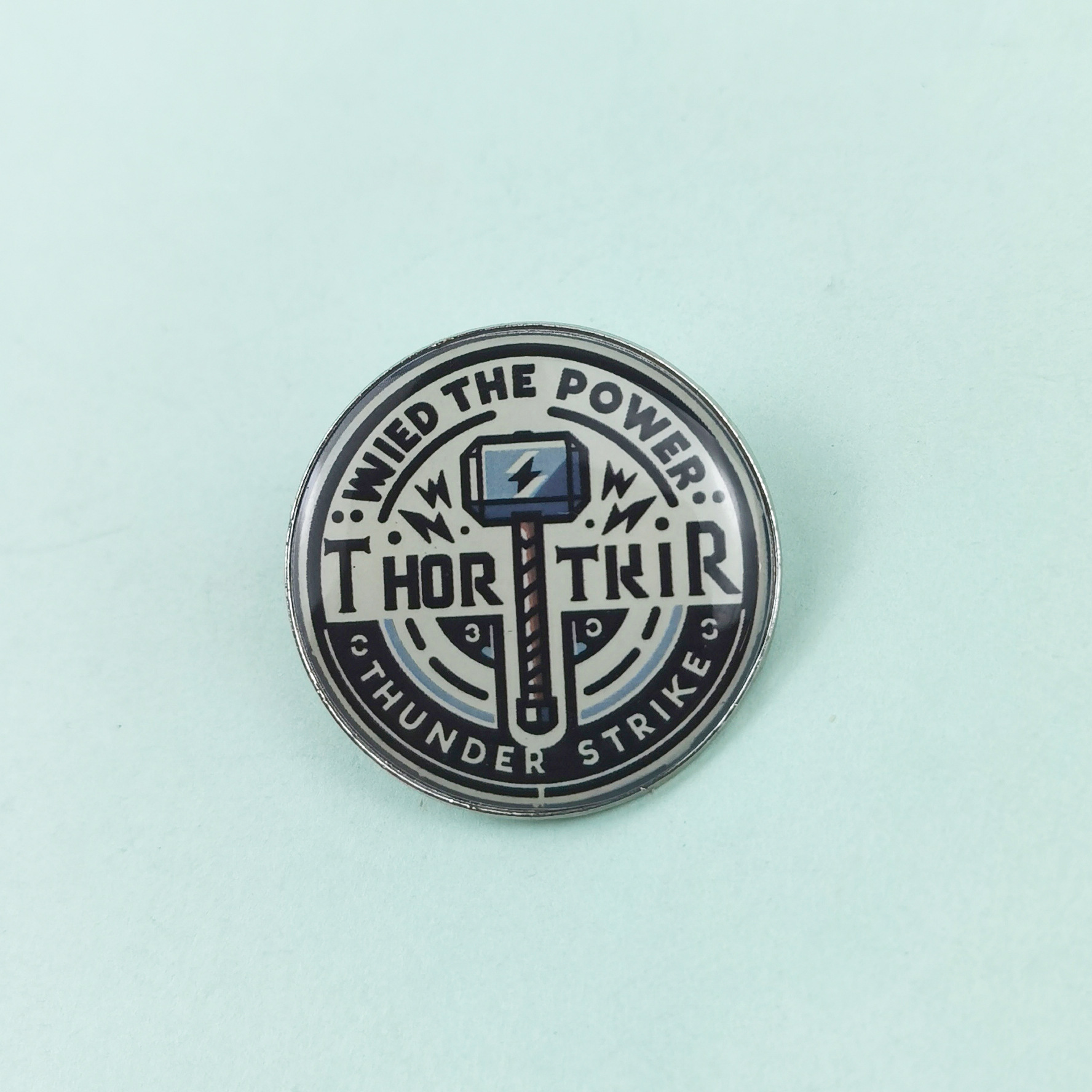 Broche de metal redondo transfronterizo patrón de dibujos animados medalla de joyería estilo retro europeo y americano mochila insignia de alfiler