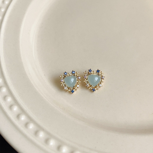 Klein blue love earrings for women Japanese and Korean small fresh geometric acrylic earrings exquisite small high-end earrings