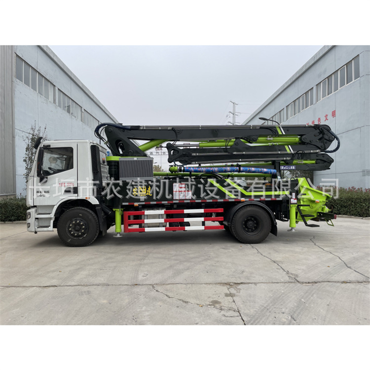 农建机械 25米混凝土臂架泵车 红岩底盘小型天泵农村盖房设备