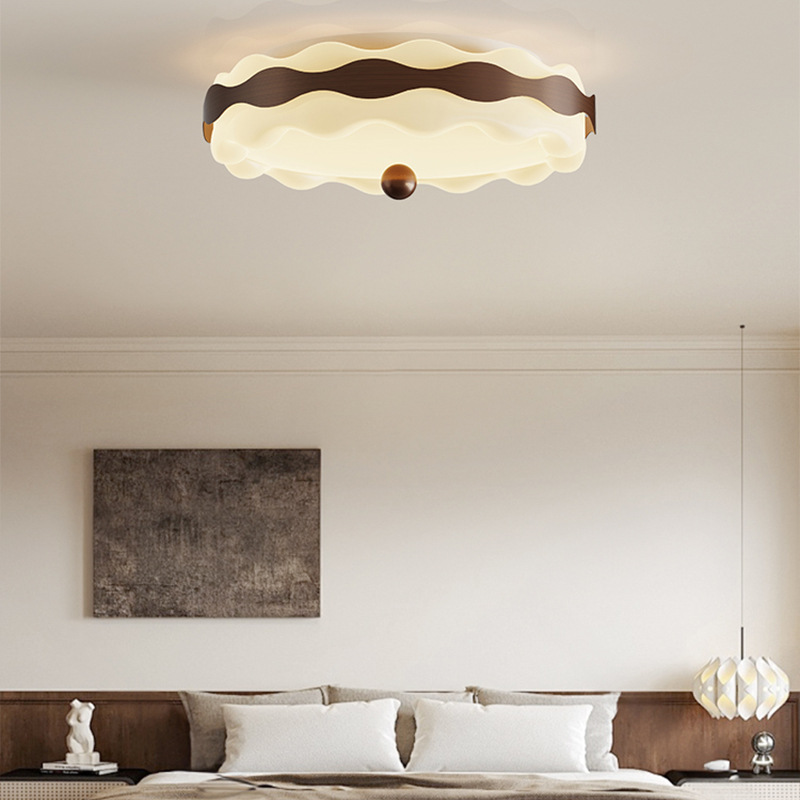 Luz de sala de estar moderna y simple nórdica crema viento ambiente cálido sensación de luz de dormitorio de espectro completo protección de ojos pasillo luz de techo