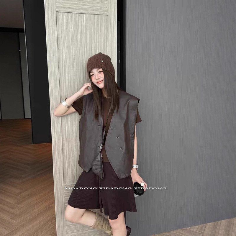 V-Neck Leather Vest Jacket for Women Autum 2025 New Loose Slimming Look Asymmetrical Sleeveless Pu Leather Vest Top