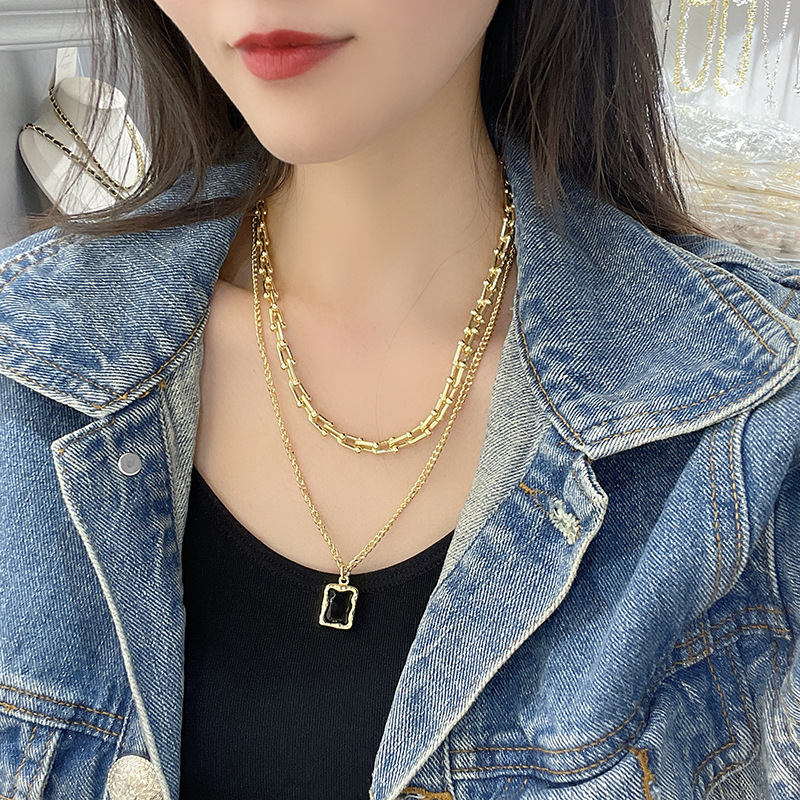 Collana a doppio strato con pietre preziose nere retrò in stile designer, fibbia a ferro di cavallo, stile hip-hop, catena per maglione, catena per clavicola personalizzata_voghion.com
