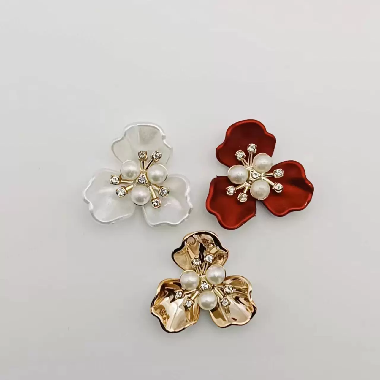 仿贝壳三颗珍珠diy 花心配件树脂花瓣喜庆中式结婚新娘团胸针扇手