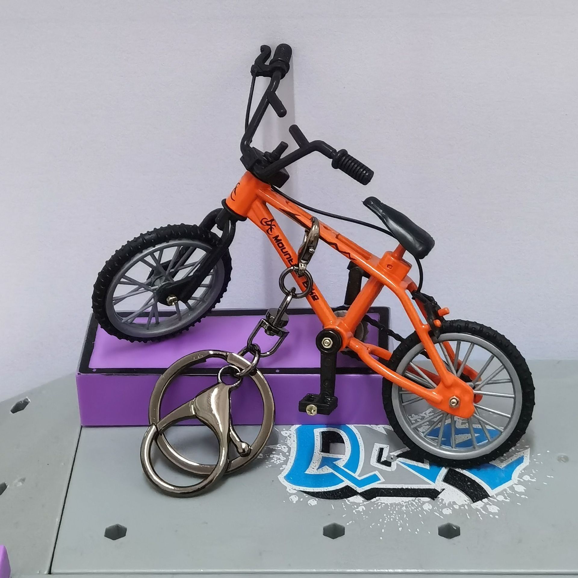 SKU   钥匙扣+3号车橙