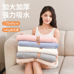 新商品の厚手で、コーラルベルベットのトウモロコシのバスタオルを大きくして、大人の家庭用吸水タオルでお風呂に入ります。