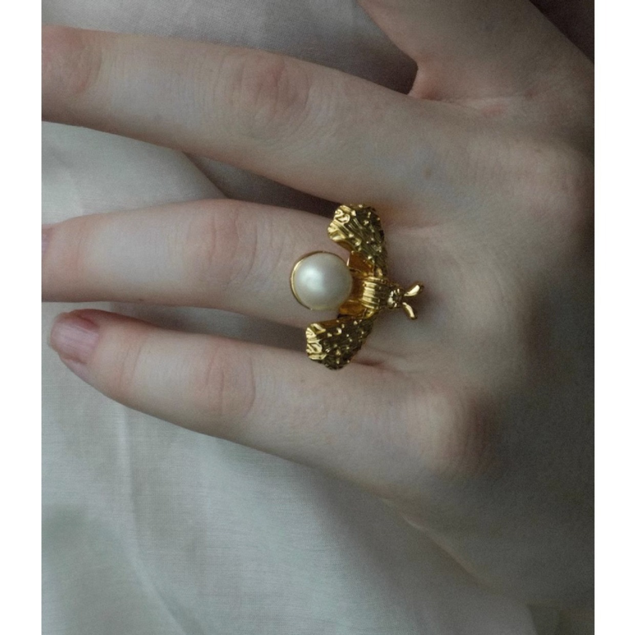 Classic Bee Pearl Adjustable Open Ring For Women Vintage Style_voghion.com
