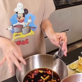 ⊿Little Red Aunt Jiang Yan Erpang's Same Style Bird Lemon Juicer Japanese Manual Juicer 304 Stainless Steel